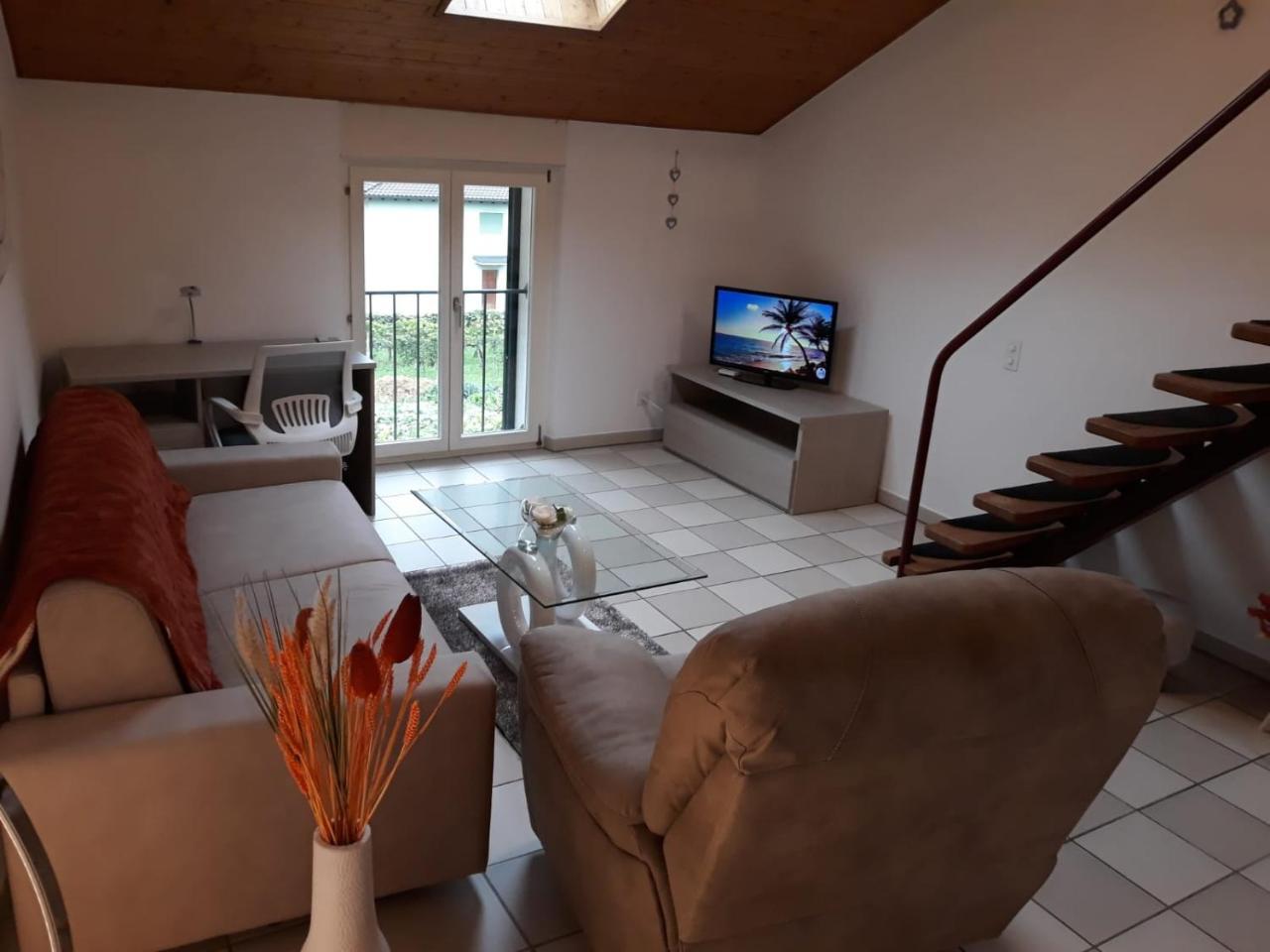 Holidays Homes Il Folletto Quartino Exterior photo